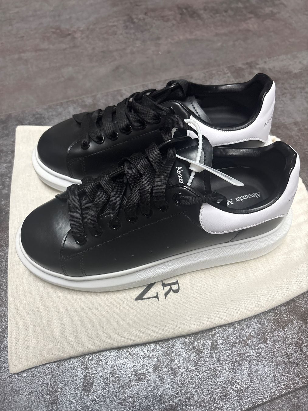 Alexander Mcqueen Scarpe da uomo: Alexander McQueen Sneakers – Nuovo (secondo la descrizione) da Leuggern venduto da giudir21 1