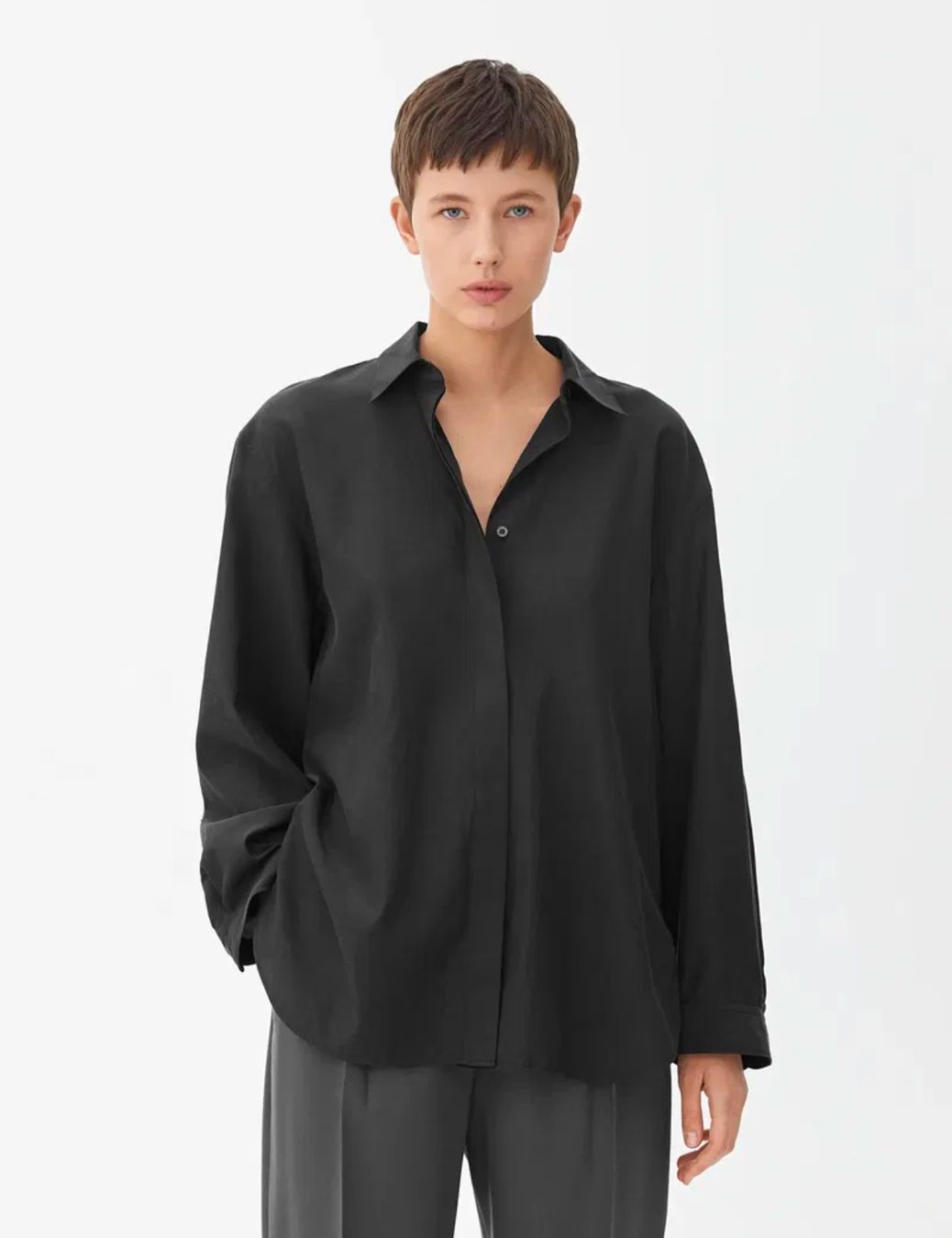 Camicette: ARKET cupro/ cotton shirt – Usato da Adliswil venduto da nat_7q7l 1