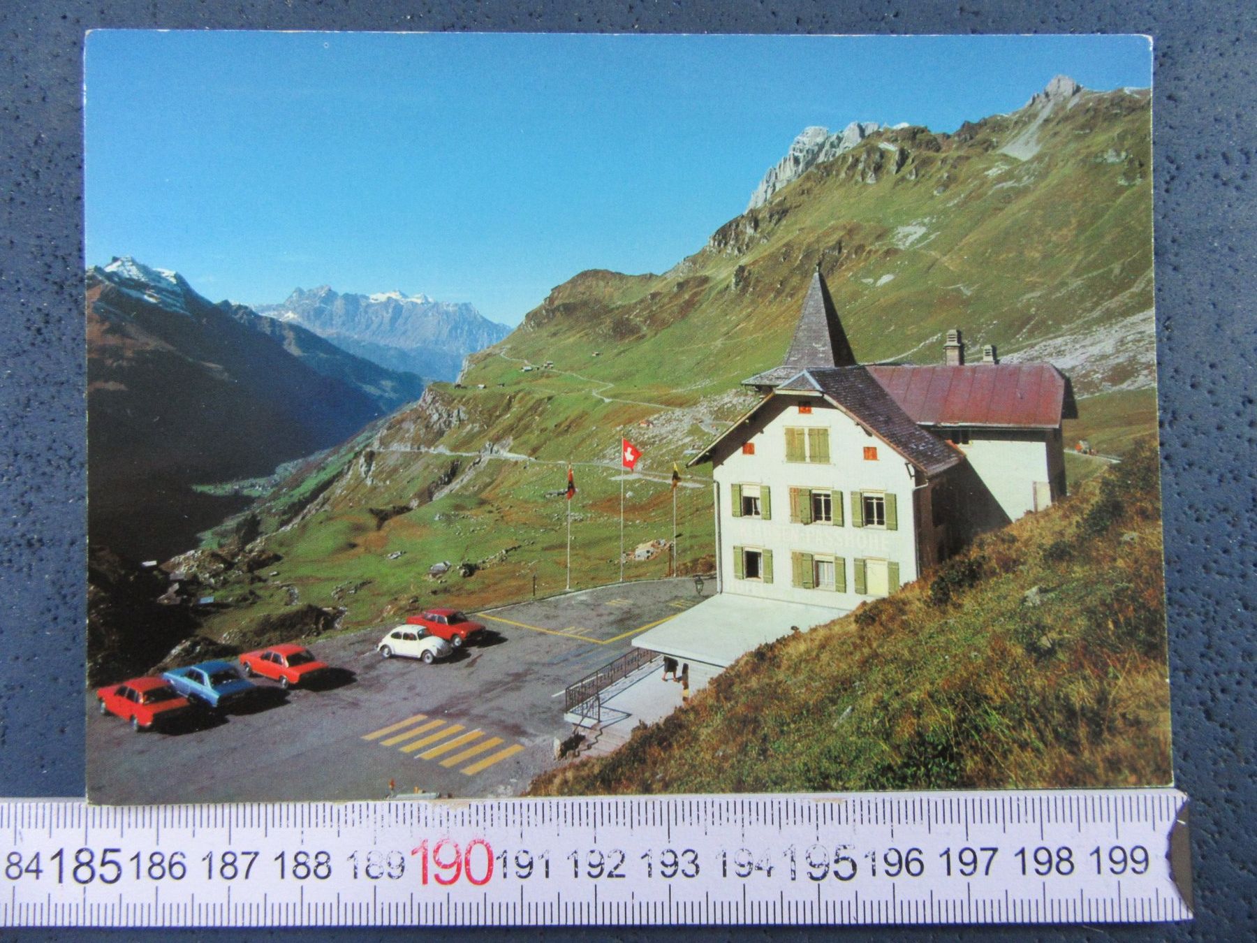 Ansichtskarten: KLAUSEN PASSHÖHE HOTEL URI AK OLDTIMER AUTO^'S – Gebraucht aus Ettingen von Hausi4711