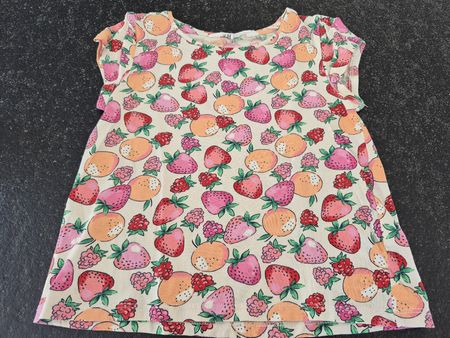 T-Shirt für Mädchen, Gr. 110/116, neuwertig