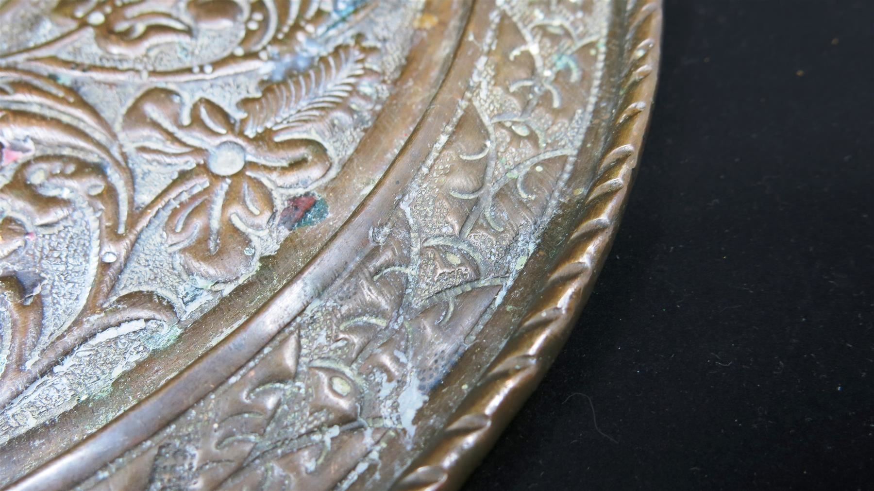 Piatti di portata: Kunstvoller Teller Kupfer, Getrieben – Usato da Arisdorf venduto da Liquidus 5