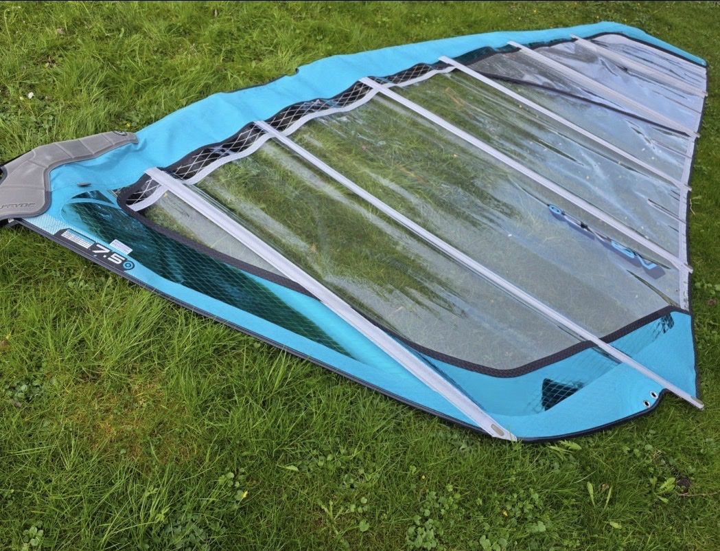 Surf: Neilpryde V6 7.5 – D'occasion à Küssnacht am Rigi par Babalina82 1