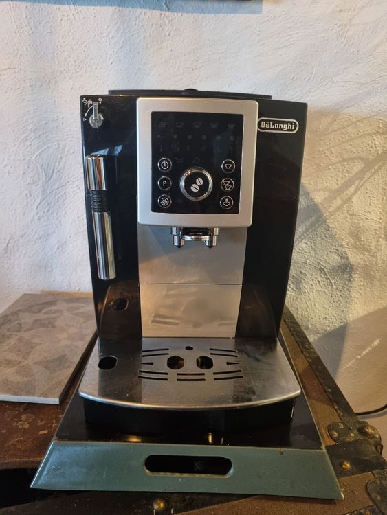 DeLonghi Kaffee Vollautomat ECAM23.210.B Acheter sur Ricardo