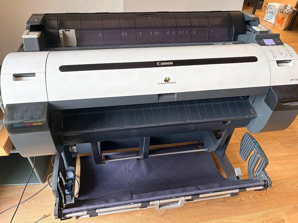 Canon Imprimantes: Canon imagePROGRAF iPF765  Plotter A0 / 36" + cartouches – D'occasion à Collombey par malik.bkn 2
