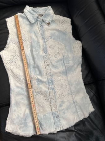 Guess Hemdenbluse ärmellos Spitze Damen Grösse S guter Zu...