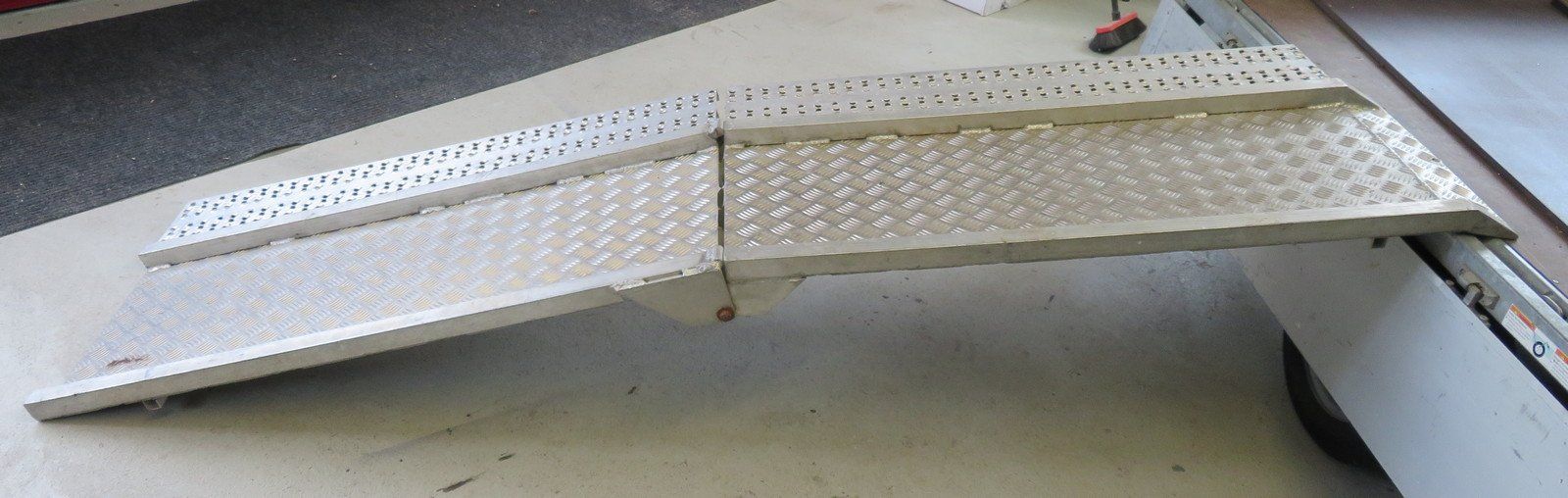 Rampe di accesso: Faltrampe massiv – Usato da Wichtrach venduto da adh-anhaenger 1