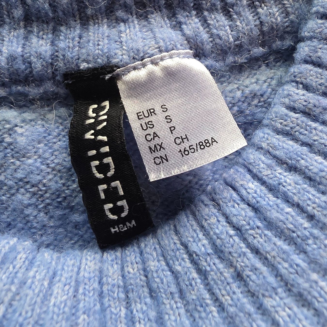 H&M Maglioni & Felpe: 🐸 KUSCHLIGER DIVIDED PULLOVER S GESTREIFT – Usato da Môtier (Vully) venduto da Frogs 4