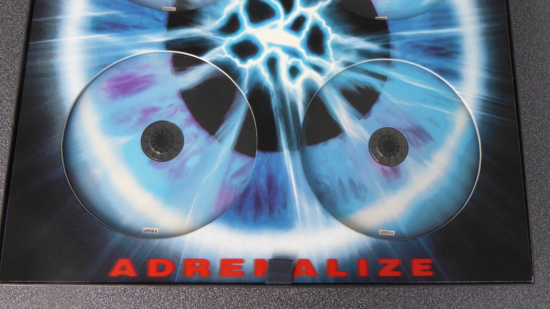 CD: Def Leppard Adrenalize Limited Edition CD Singles Box set – Nuovo (secondo la descrizione) da Wohlenschwil venduto da steyr185 2