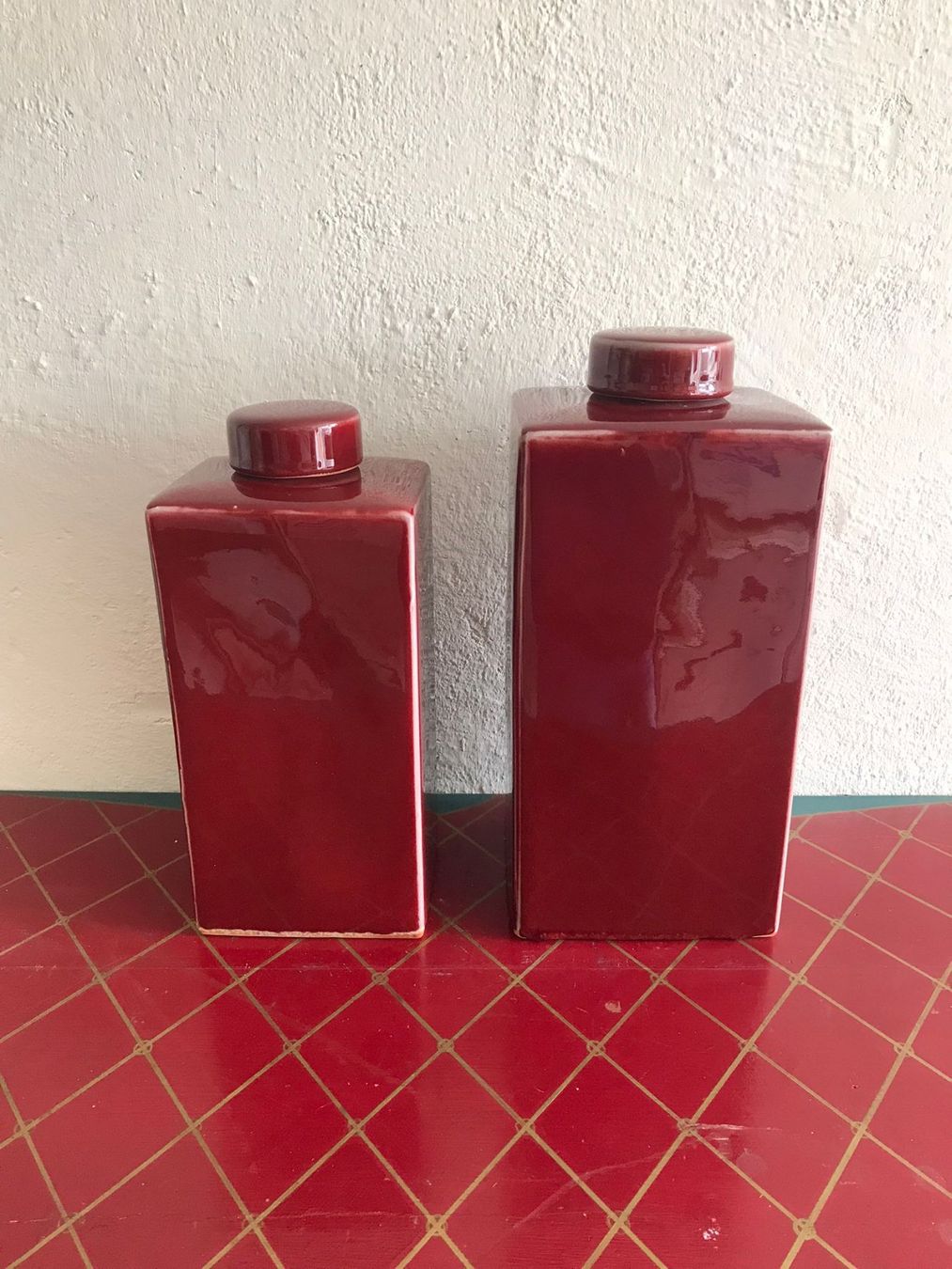 Tutte le decorazioni: Rote Deckelvase klein – Nuovo (secondo la descrizione) da Wohlen AG venduto da homecollectivech