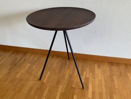 Hem: 1 table d’appoint “Key” noyer/noir