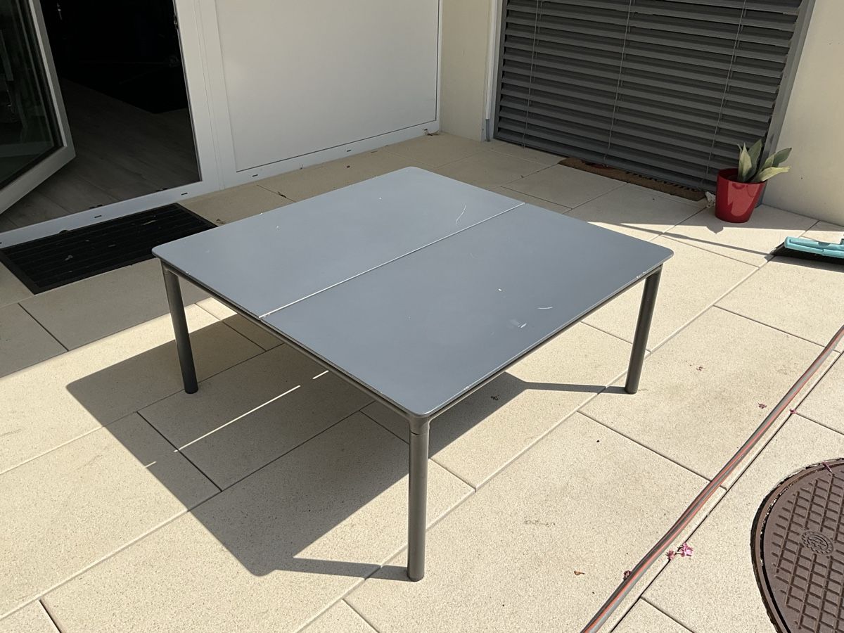 Pfister Tables: Pfister Gartentisch – D'occasion à Pfeffingen par Gwendolf 1