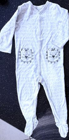 Schlafanzug Gr. 92 (18-24M) mit Löwen-Taschen C&A