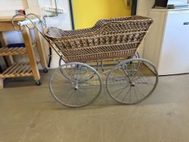 Vintage Puppenwagen aus Korbgeflecht, Top Zustand!