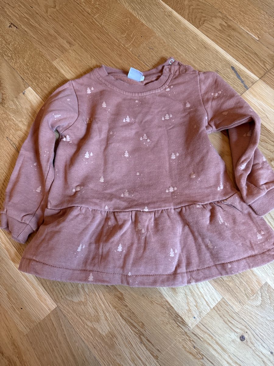 Lotti & Set di vestiti: 4 Langarmshirts im Set, Grösse 92 – Usato da Ottikon venduto da Domito 3
