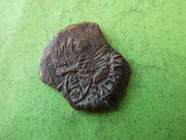 uralte   Bronzemünze,  17 mm  1.09   g