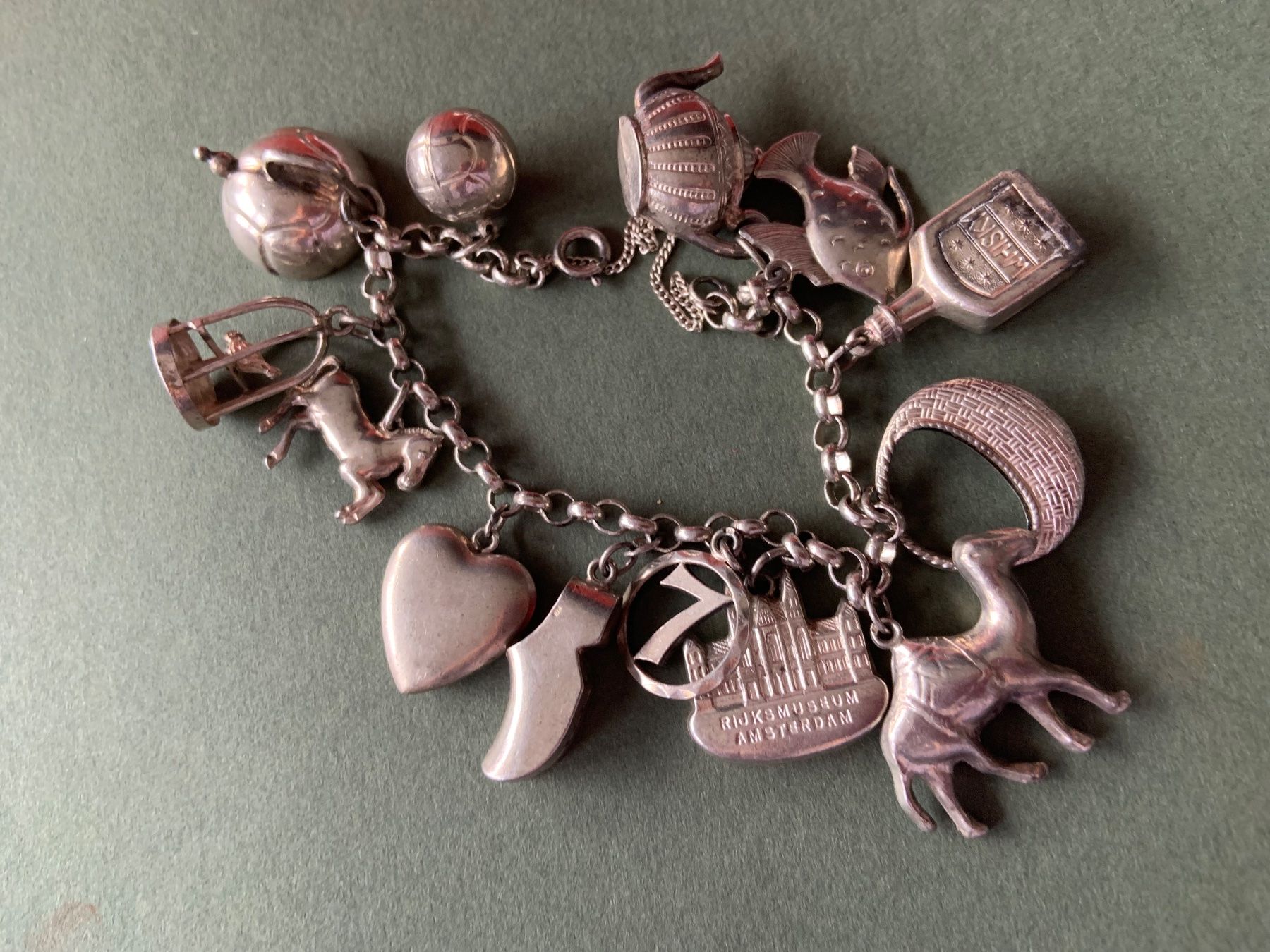 Armbänder & -reifen: Bettel-Armband Glücksbringer (17 cm) – Gebraucht aus Laufen von belleskulptur