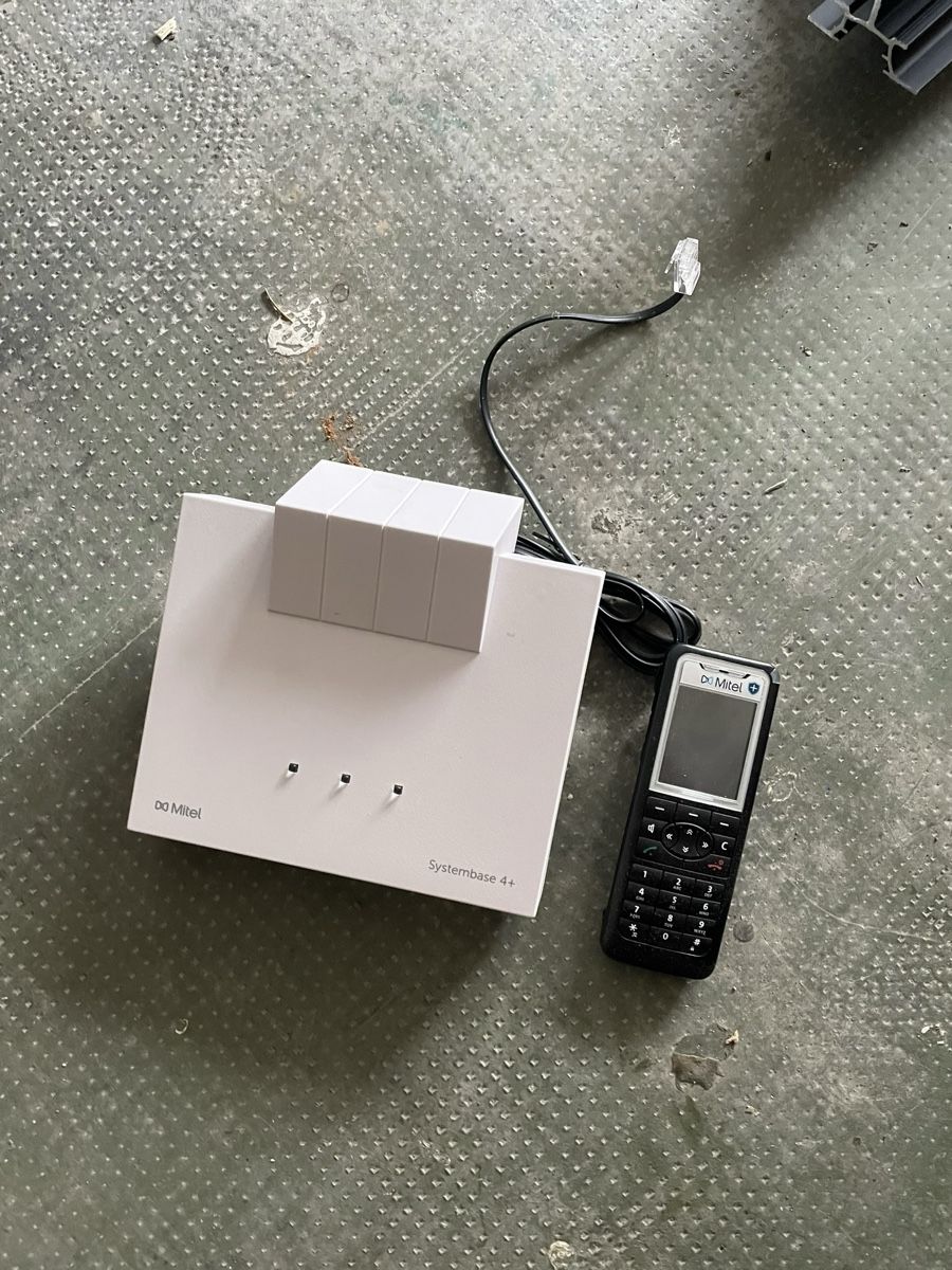 Mitel Telefoni: Mitel Systembase 4+ mit Mobilteil - Top Zustand! – Usato da Biel/Bienne venduto da SonicBiel