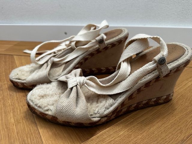 Ugg Damenschuhe: UGG "Amelie" Sandalen Keilabsatz Beige Grösse 39 – Gebraucht aus Rheineck von Evi170 4