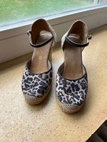Unisa Wedges