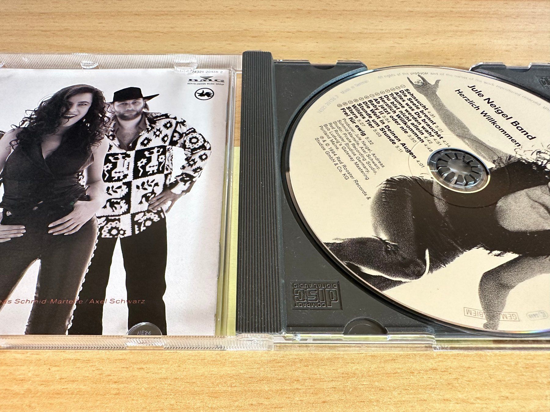 CD: Jule Neigel Band – Herzlich Willkommen – Usato da Rikon im Tösstal venduto da Alpenmutz 2