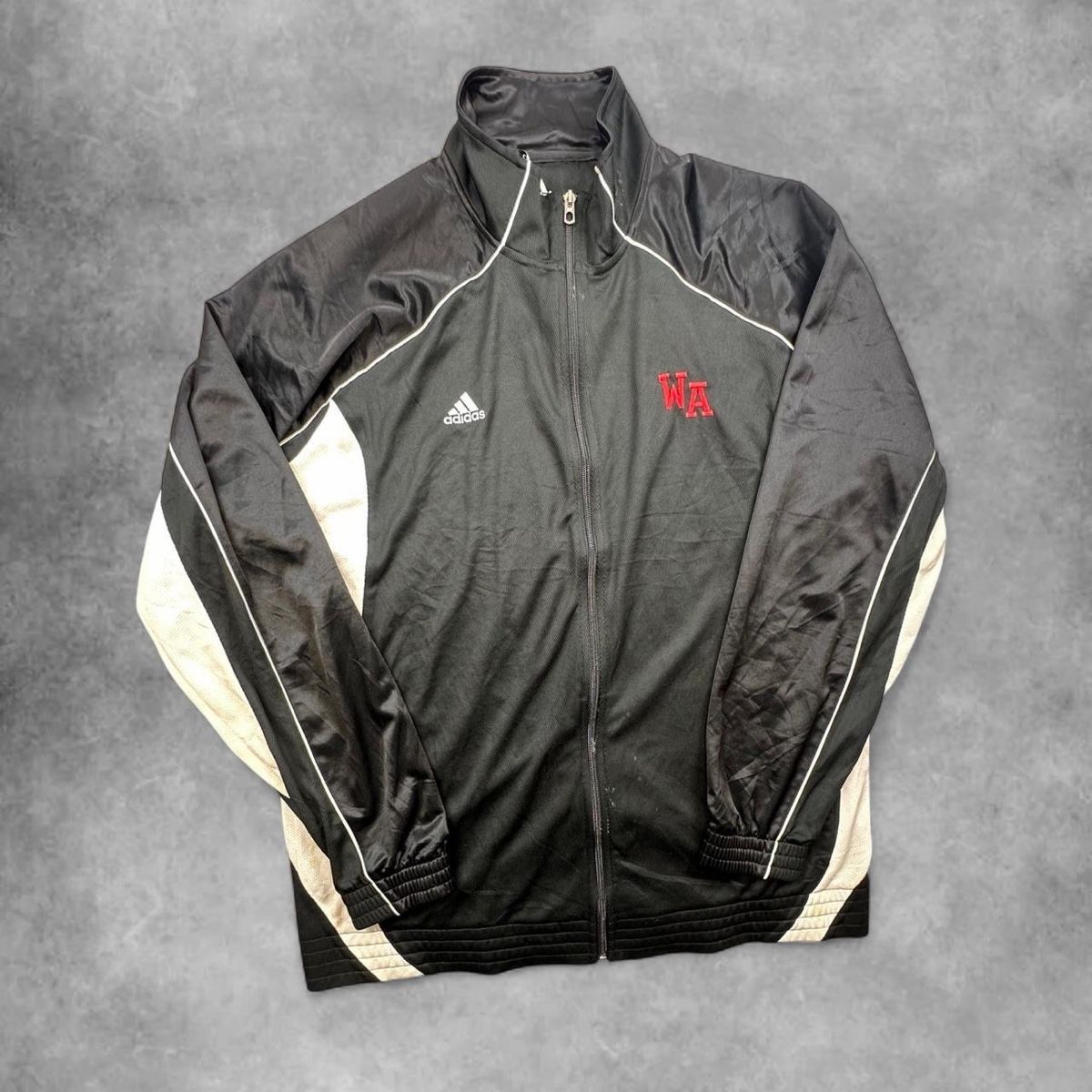 Adidas Jacken: Adidas black jacket – Gebraucht aus Erlinsbach SO von TogaResell