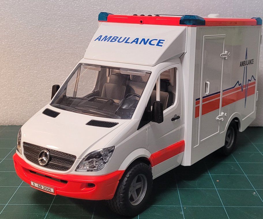 Bruder Giocattoli: Bruder Ambulance – Usato da Dübendorf venduto da win_d97m 1