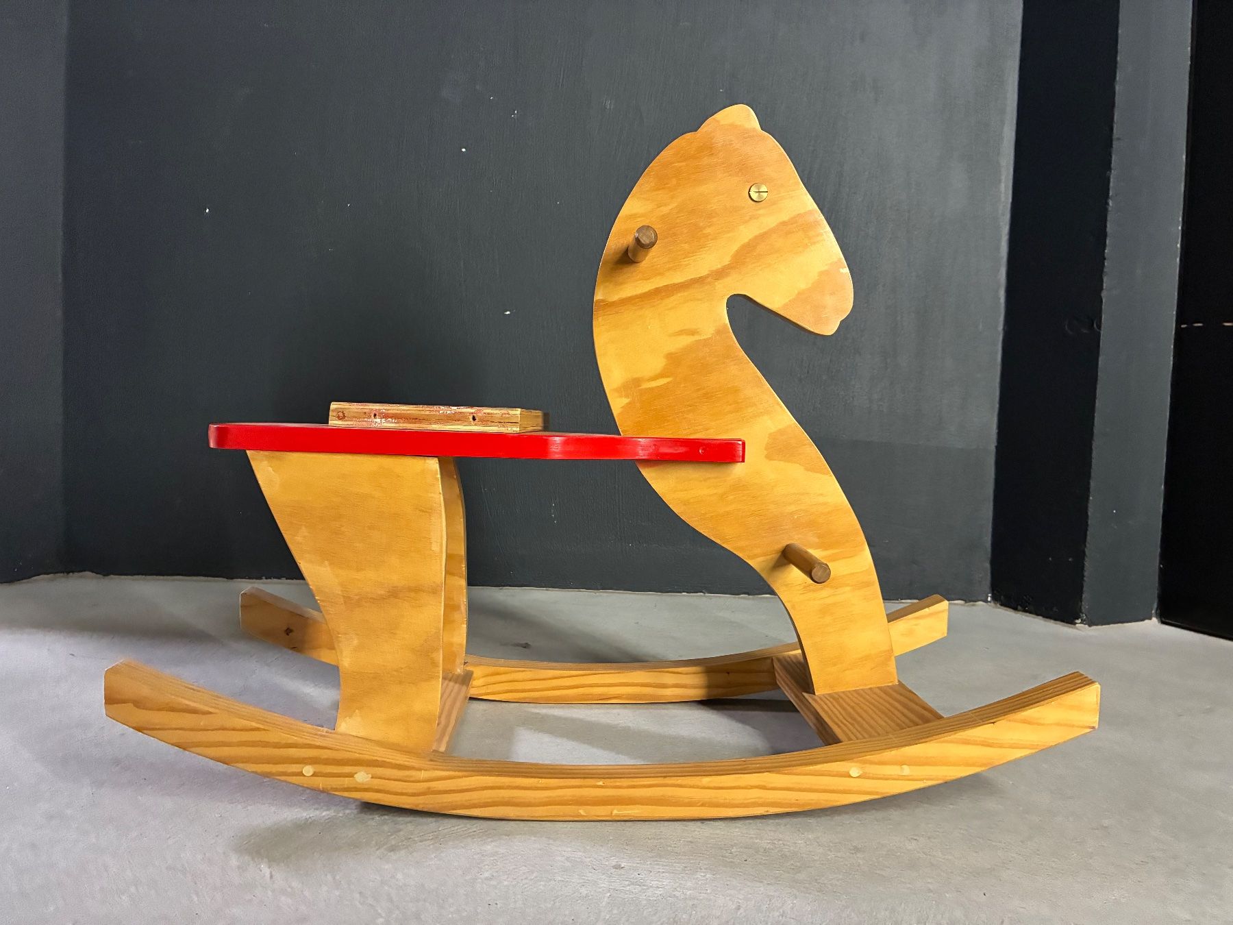 Jouets: Handgefertigtes Holzschaukelpferd – D'occasion à Zürich par ste_7fc5