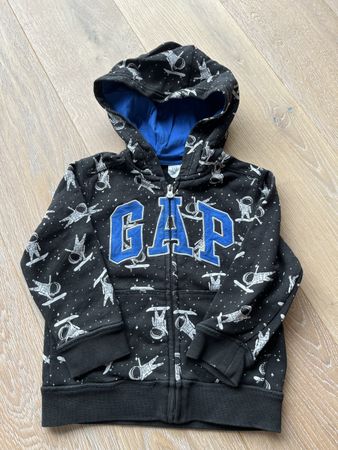 Kapuzenjäckli Gap Grösse 4 (110)