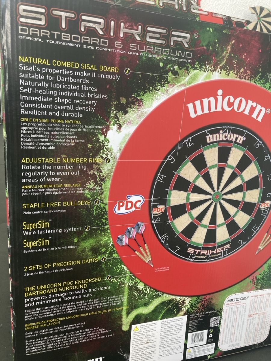 Jeux de fléchettes: Unicorn Striker Dartboard & Surround – Neuf avec emballage d'origine à Meilen par anweber01 1