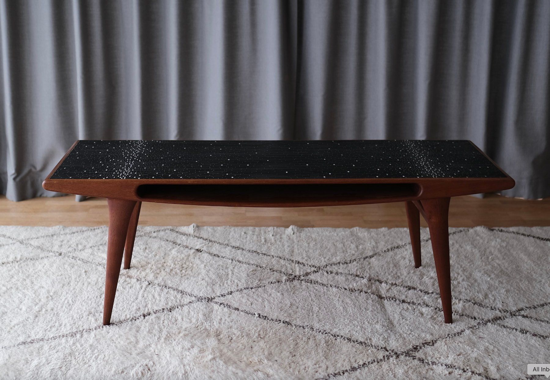 Tavoli: Large teak "smile" coffee table, Denmark 1960,s – Usato da Bern venduto da Zmodern_VIN 4
