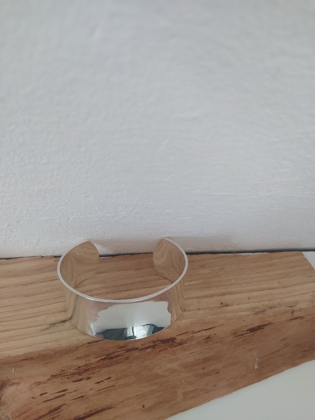 Bracciali & Braccialetti: Versilbertes Armband - Breit 3 cm. Verstellbar, Zeitlos, Neu – Nuovo e nell'imballaggio originale da Möhlin venduto da mik_h72m 2