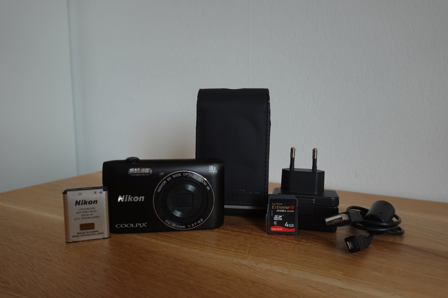 Nikon Appareil photo: Nikon Coolpix A300 - Schwarz – D'occasion à Fribourg par mar_9vlt 2