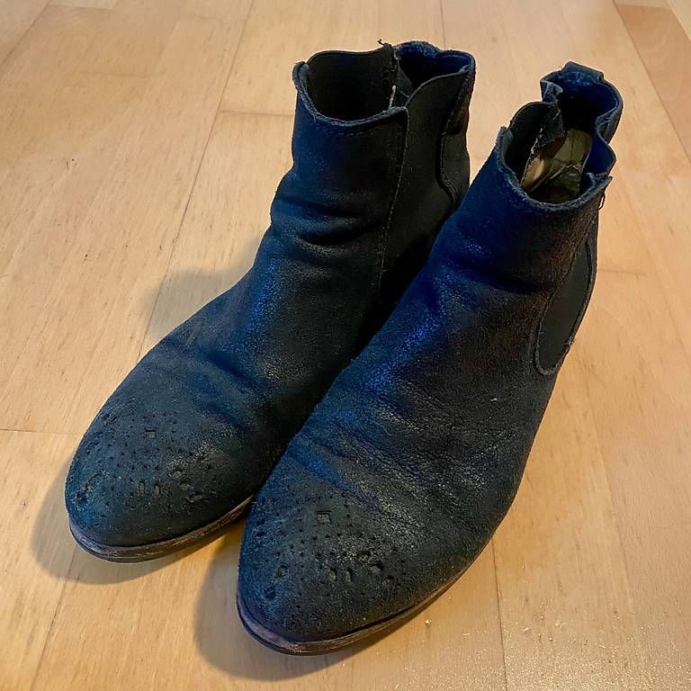Damenschuhe: Stiefeletten schwarz mit Lochmuster – Gebraucht aus Zürich von Zababble 3