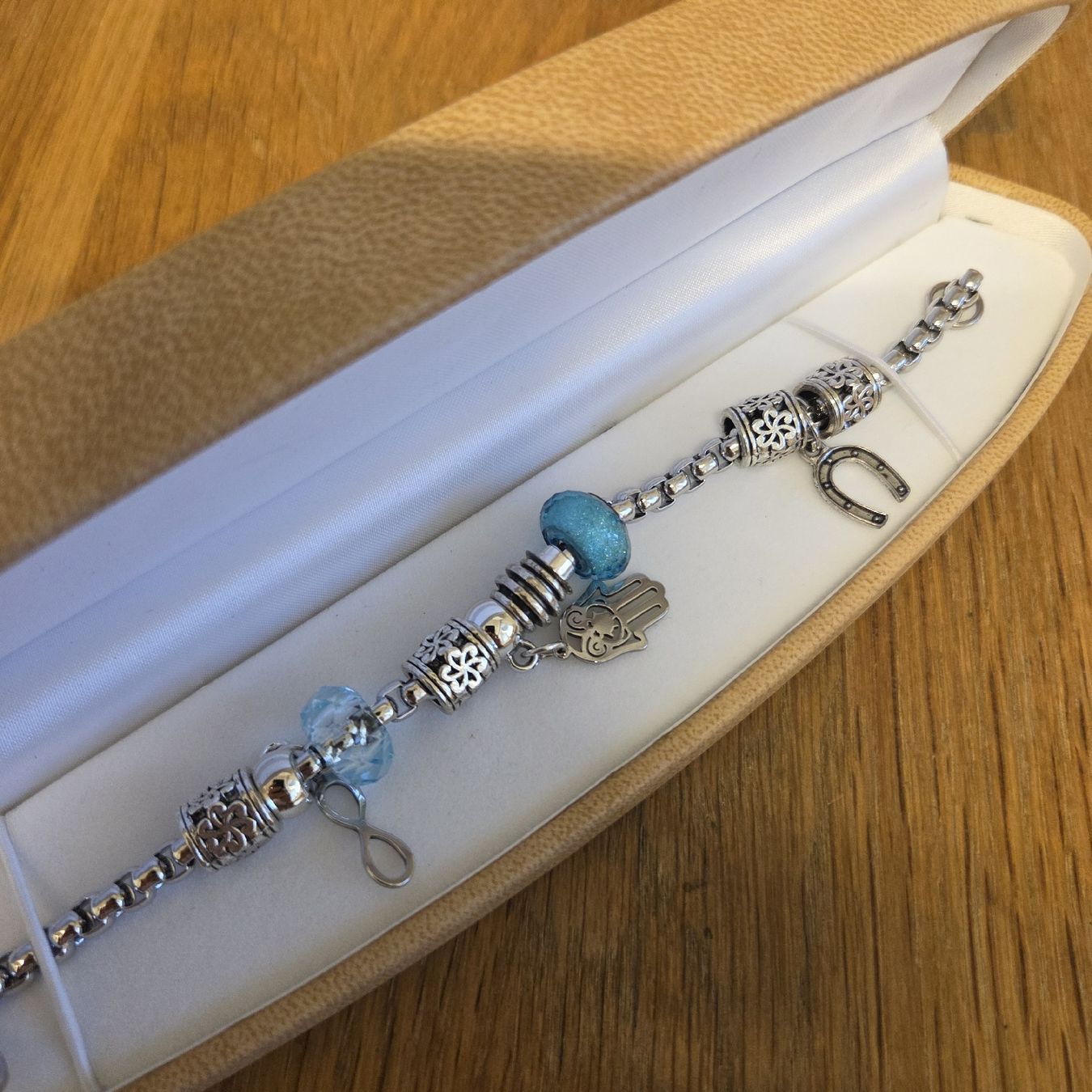 Bracelets: Neues Armband mit toller Box – Neuf (Voir description) à Stans par Ducati16 1