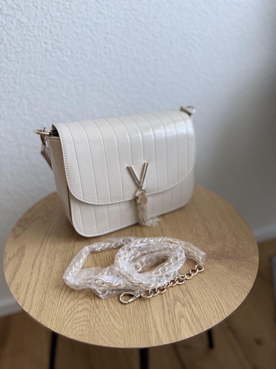 Valentino Taschen für Damen: Valentino Umhängetasche, creme – Neu (gemäss Beschreibung) aus Frauenfeld von Ariuki