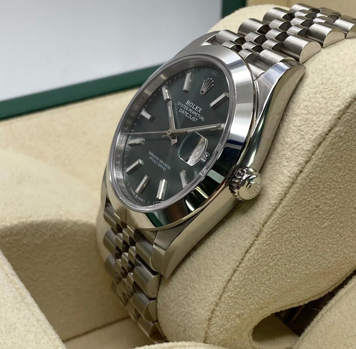 Rolex Uhren: NEW Rolex Datejust 41, mint green, 126300 – Neu und originalverpackt aus Gelterkinden von VALE_G 3