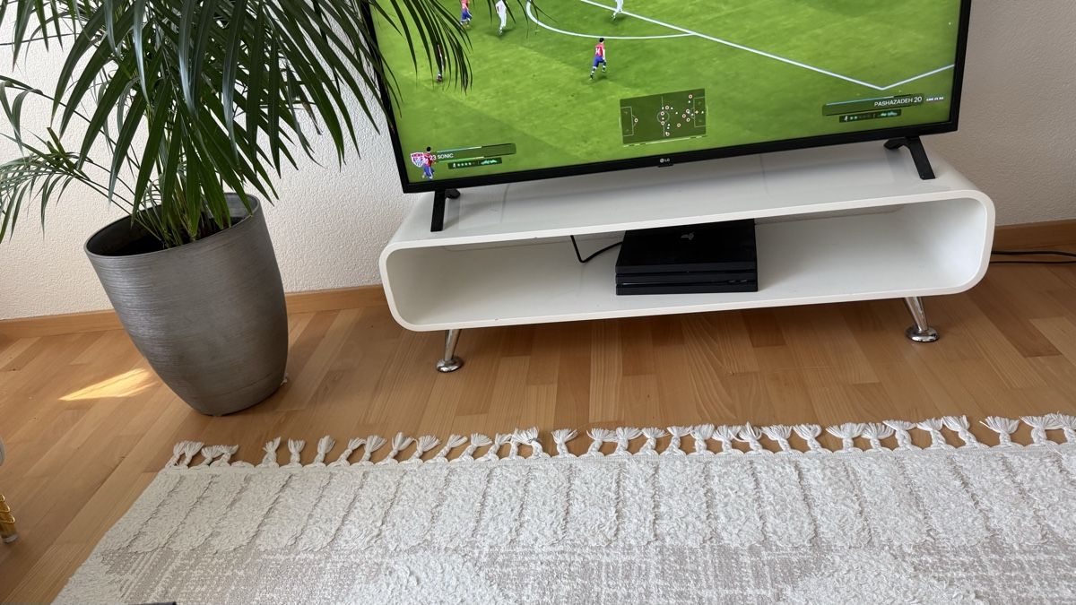 TV Möbel: Tv Tisch und Couchtisch – Gebraucht aus Schwarzenbach SG von Kh.Sara 3