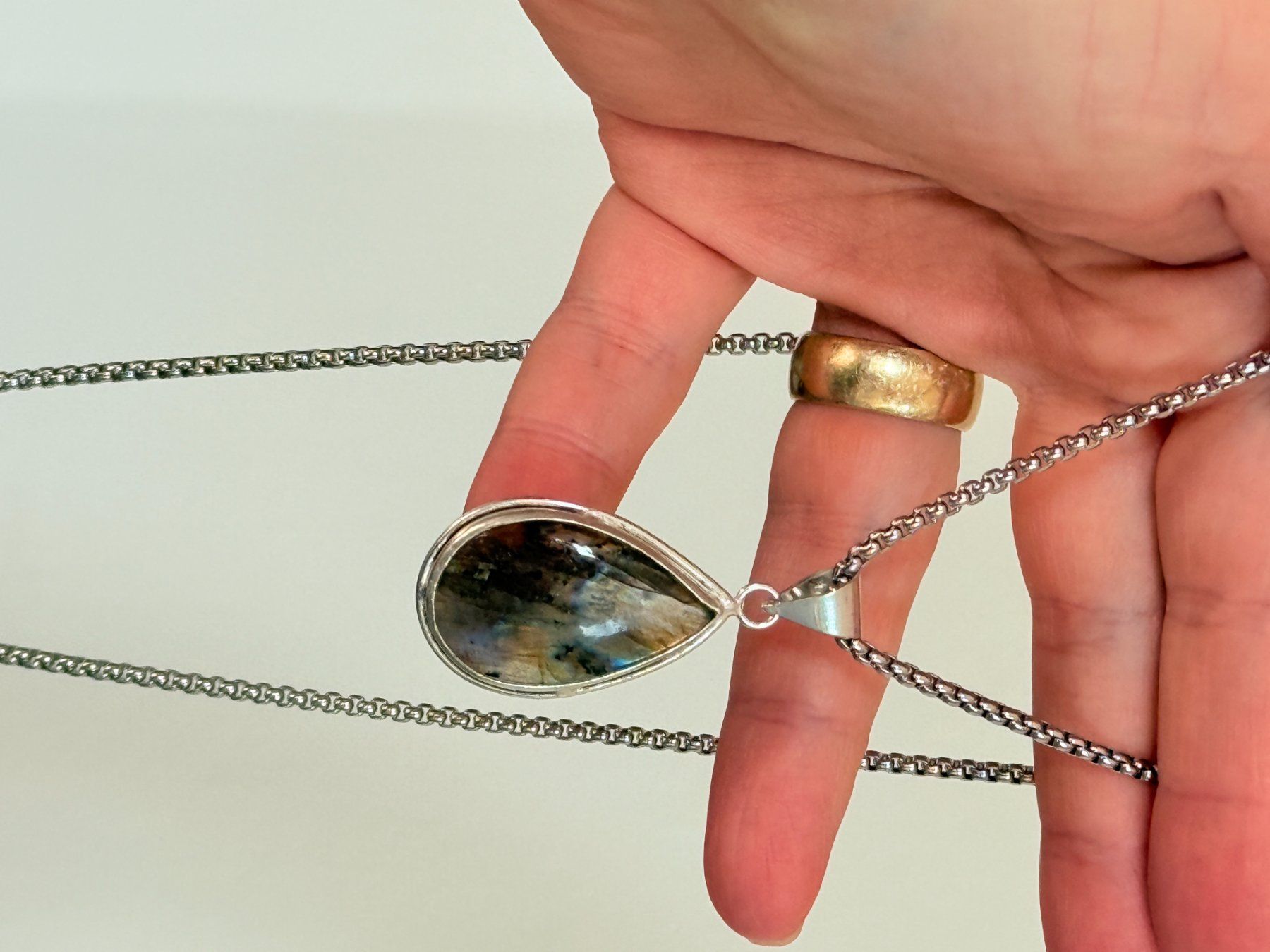 Catenine: Collier Labradorite Naturelle Élégant – Nuovo e nell'imballaggio originale da Genève venduto da AGBERG 2