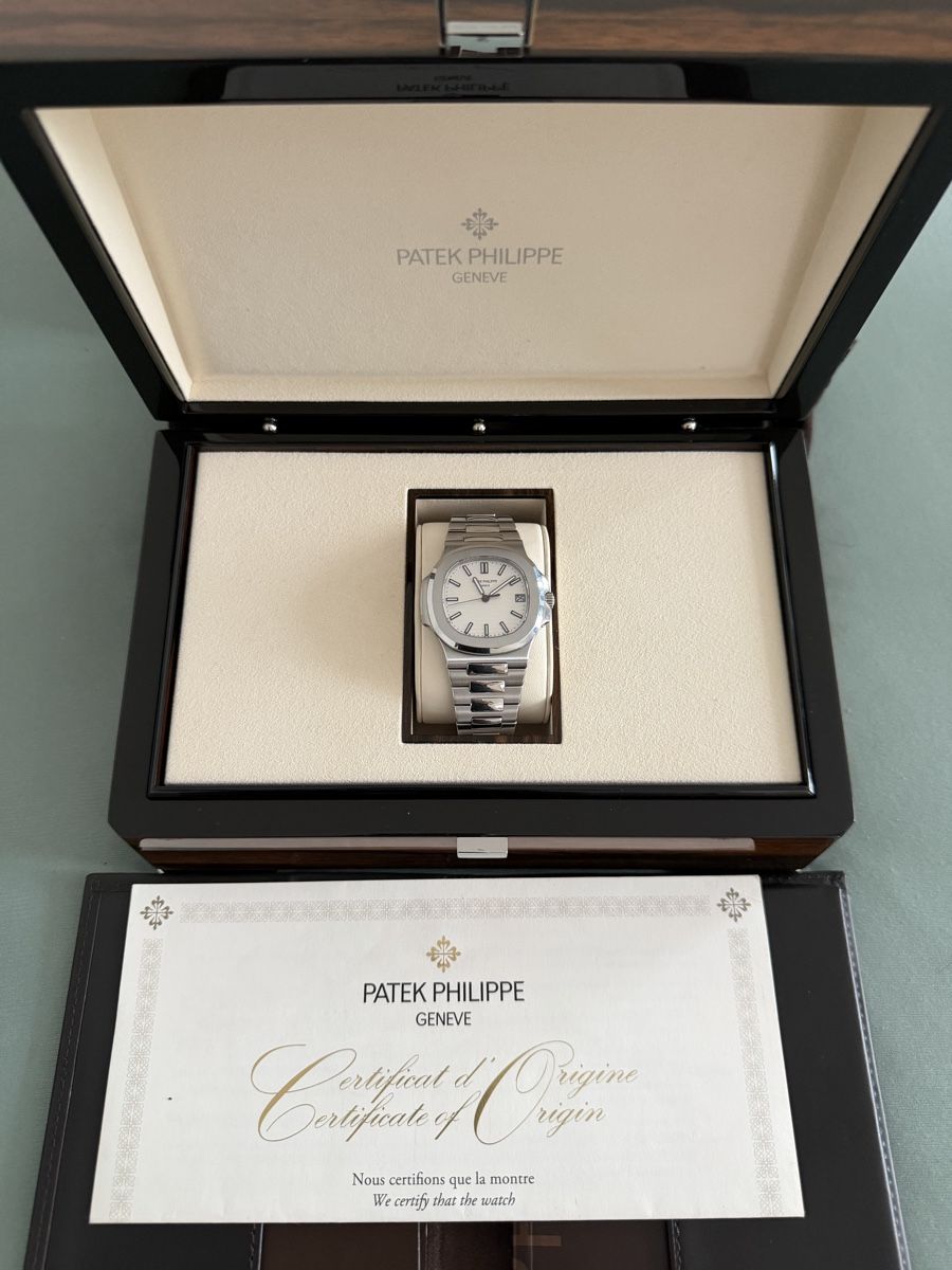Patek Philippe Montres: Patek Philippe Nautilus 5711/1A-011 – D'occasion à Rorschach par kimtung 2