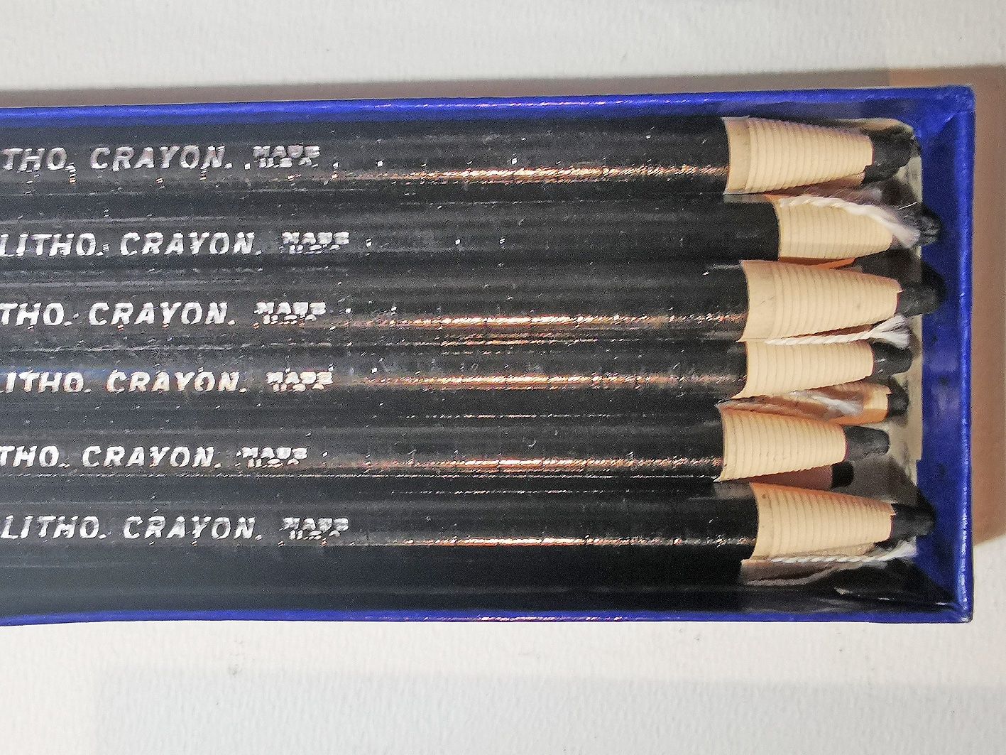 Matite, matite colorate & gessi: Crayons lithographiques vintage Korn's – Nuovo e nell'imballaggio originale da La Chaux-du-Milieu venduto da Jbv 2