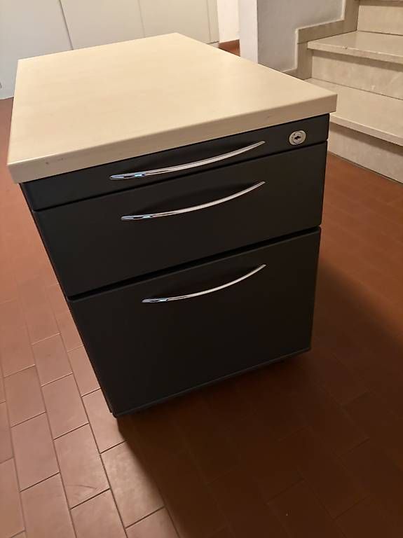Eléments de bureau: Büro Korpus Rollcontainer – D'occasion à Vaduz par remzi123 1