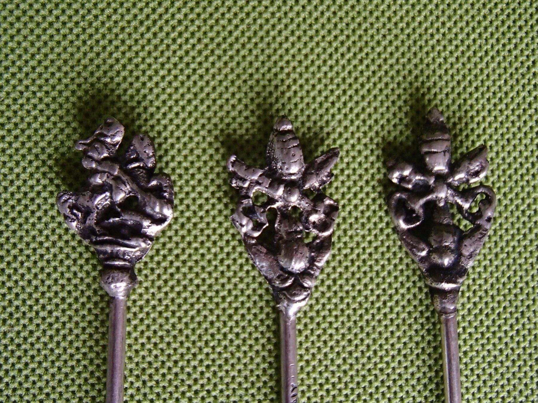 Cuisines complètes: 14 versilberte Spiesse schiedene Motive – D'occasion à Schöfflisdorf par pullux 3