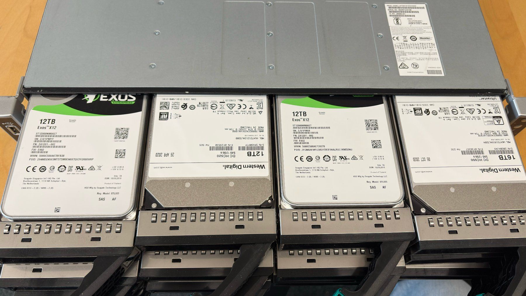 Intel Server: Intel Rackserver Xeon E5 v4, 128GB RAM (3/3) – Gebraucht aus Volketswil von appmac67 5