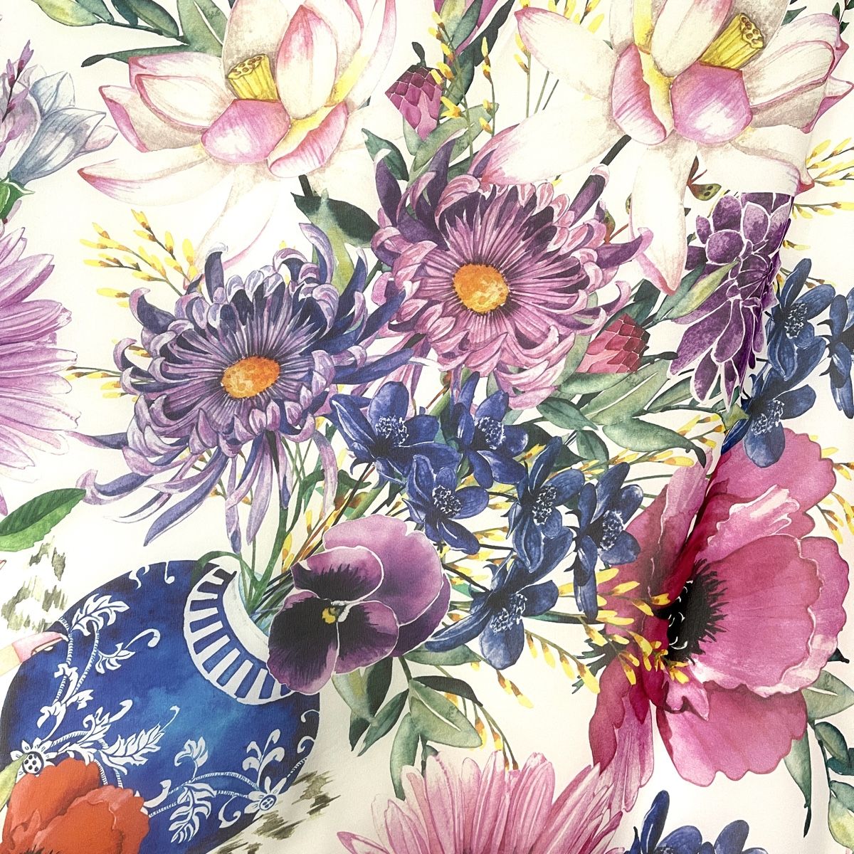 Fabric Frontline Foulard & Sciarpe: FABRIC FRONTLINE New Large Handpainted Silk Scarf – Nuovo e nell'imballaggio originale da Emmen venduto da Nightingale_2022 2