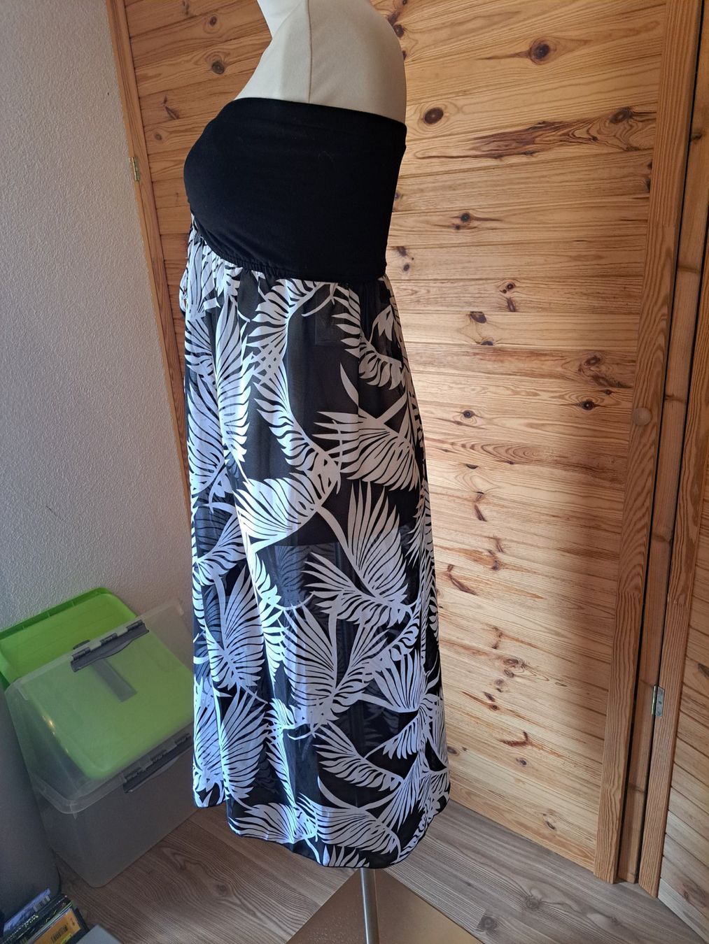 Vestiti: Damen Strandkleid schwarz-weiss, Grösse 36 – Usato da Rafz venduto da MuriFinn 1