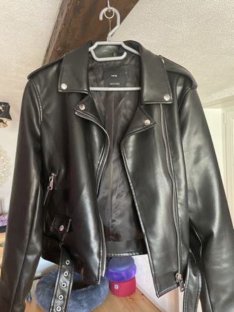 Coole Kunstlederjacke von Mango, Grösse L, Schwarz!