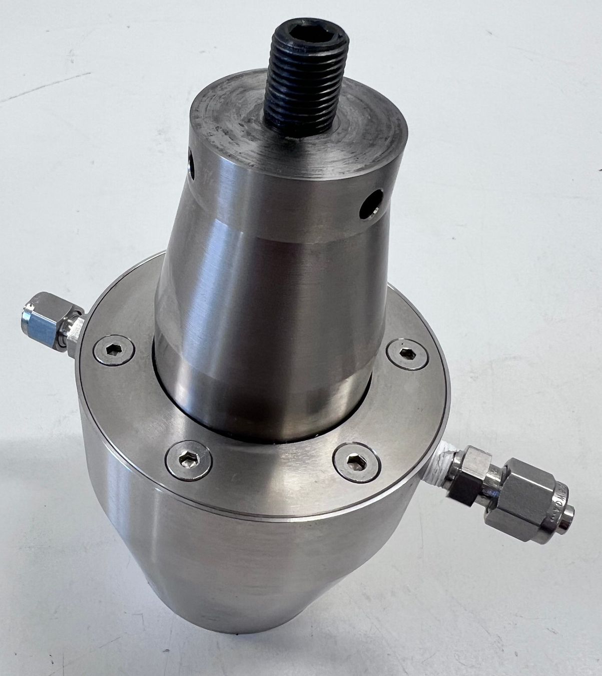 Laborzubehör: Branson 1" High-Intensity Cup Horn mit Flow-thru Ports – Gebraucht aus Niederdorf von LeptonAG_Labor 2