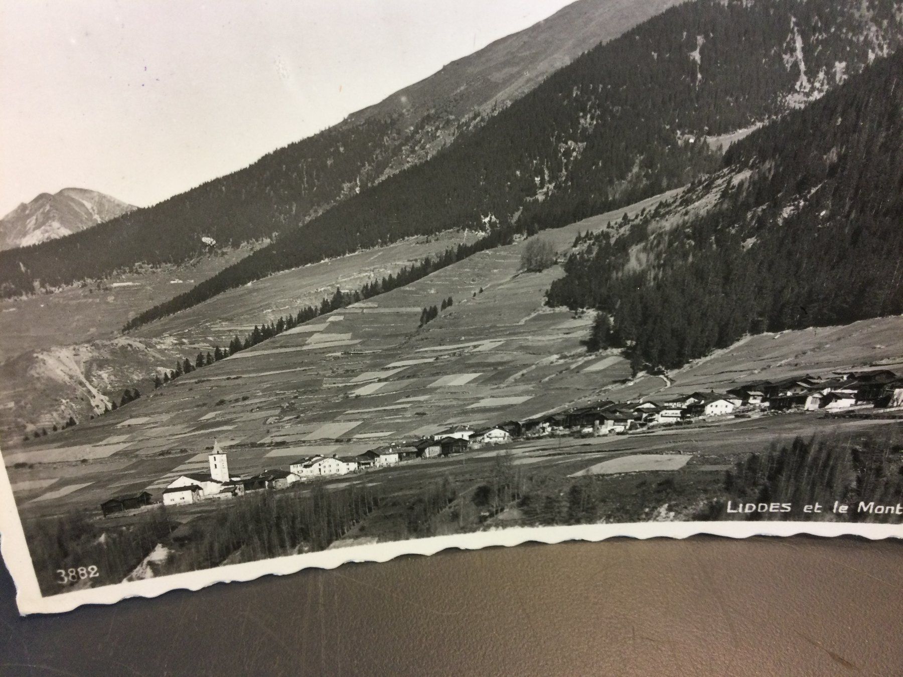 Cartoline postali: Alte Ansichtskarte vom Dorf Liddes Mont Brûlé im Wallis – Usato da Wangen SZ venduto da kuriosum12 2