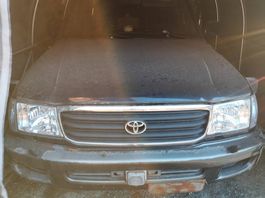 Toyota Landcruiser HDJ100 (J100, 500er,...) Schlachtfahrzeug