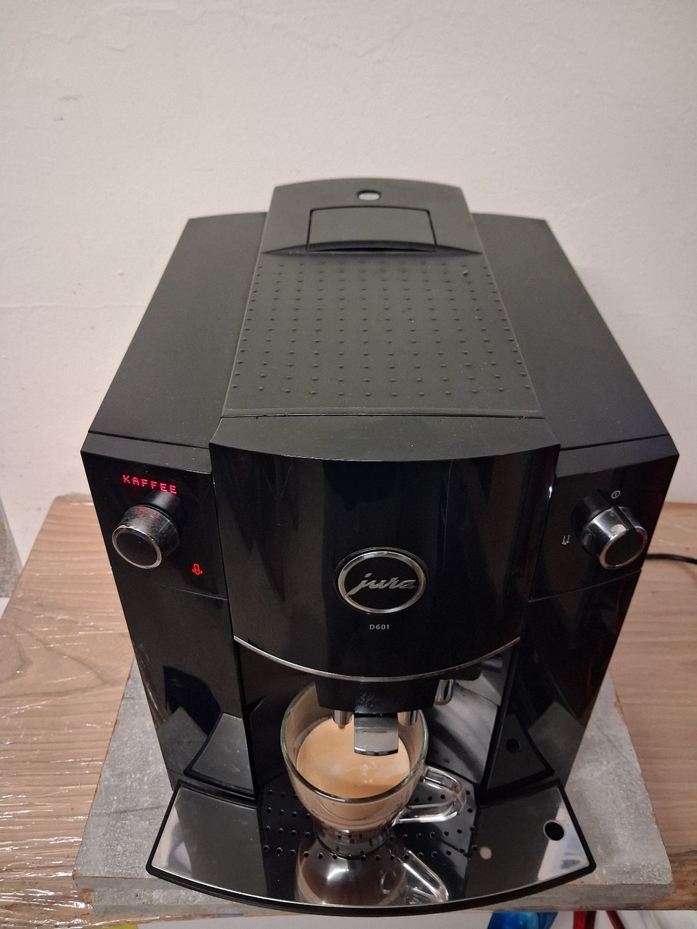 Jura Machines à café & Machines à expresso: Jura D601 – D'occasion à Lyss par Elmot 4
